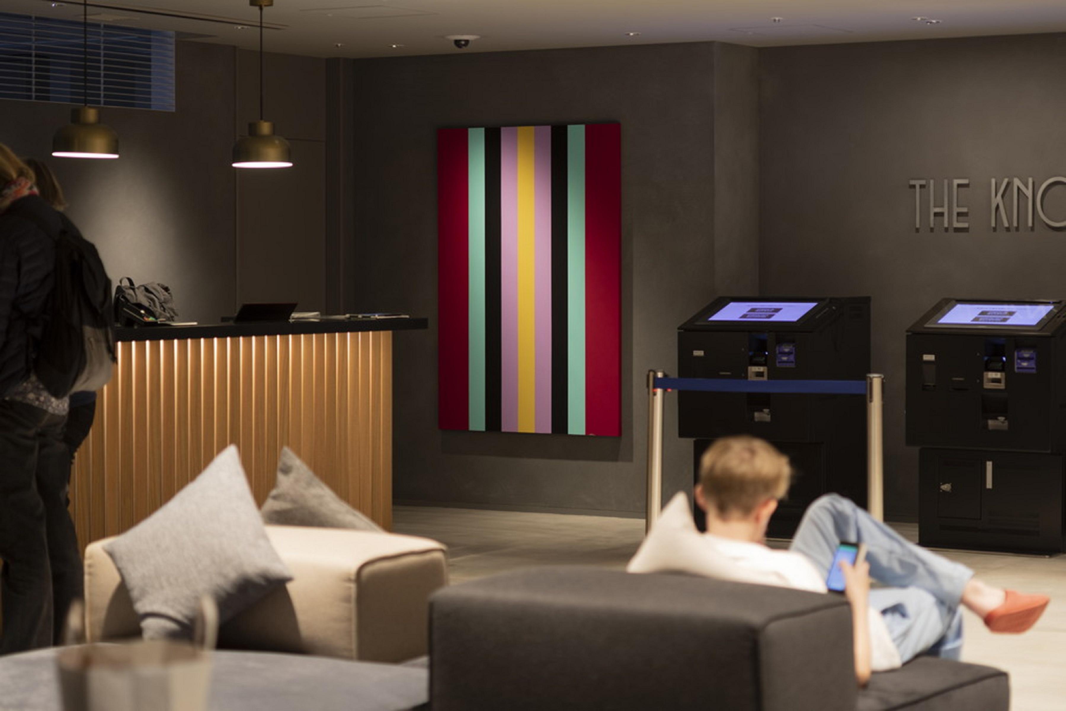Отель The Knot Tokyo Shinjuku Экстерьер фото